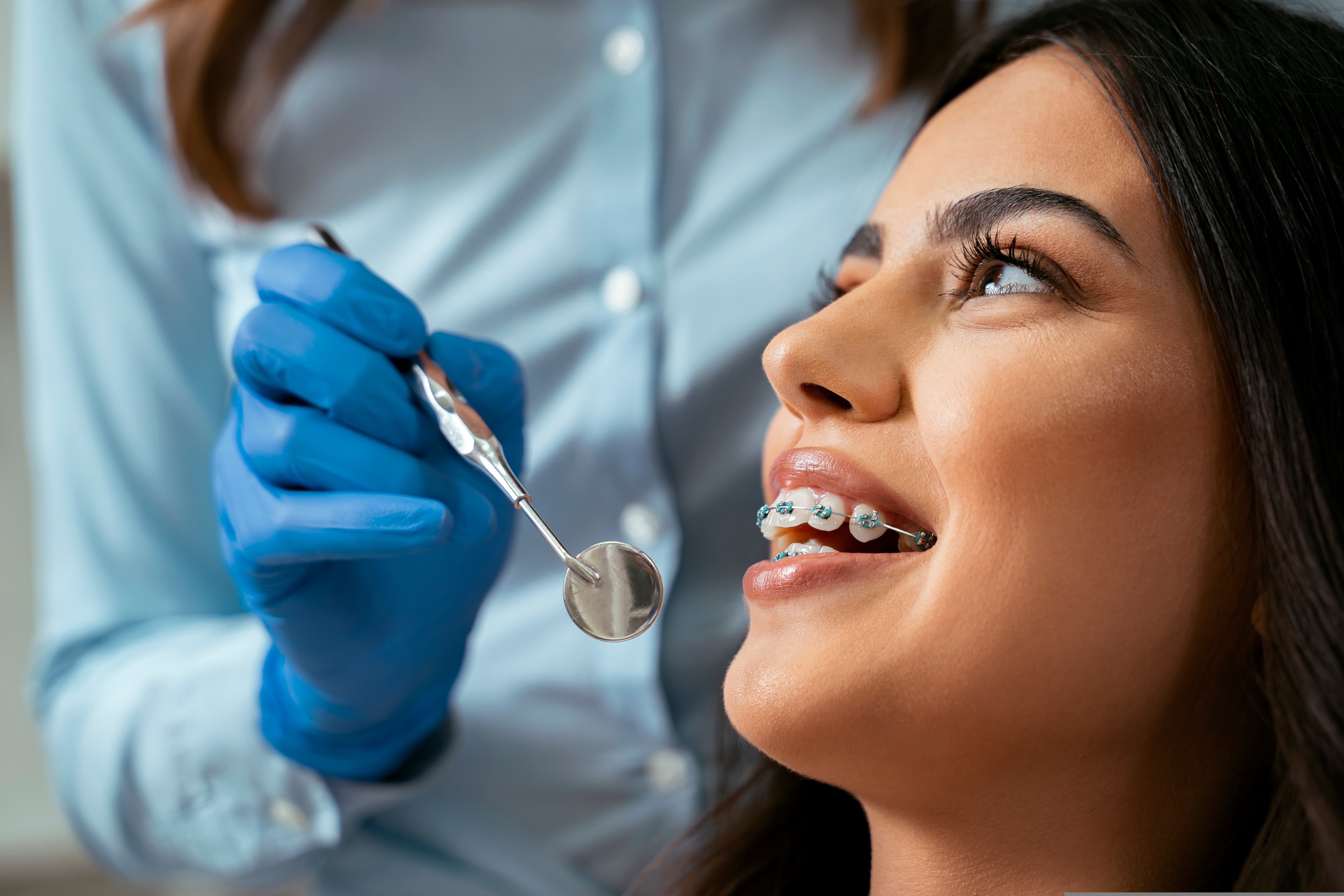 woman at the dentist 